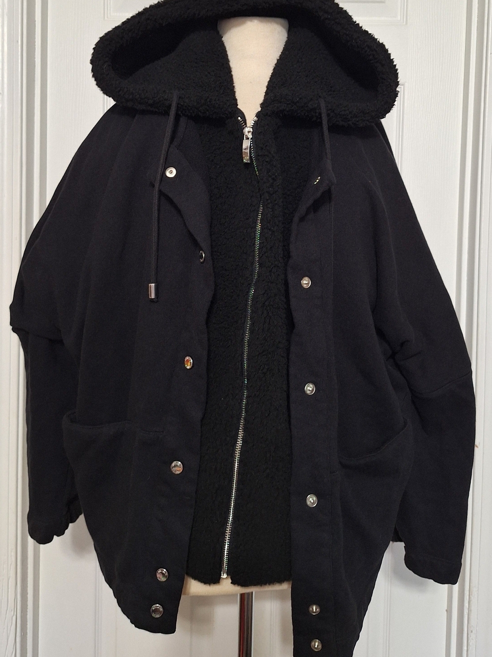 Armani Jeans Women's Black Hooded Full Zip Jacket With Front Sherpa Lining XL